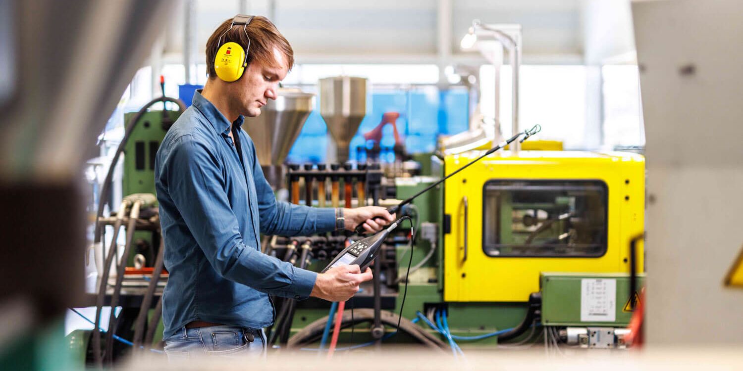 acoustic measurement with sound intensity probe 