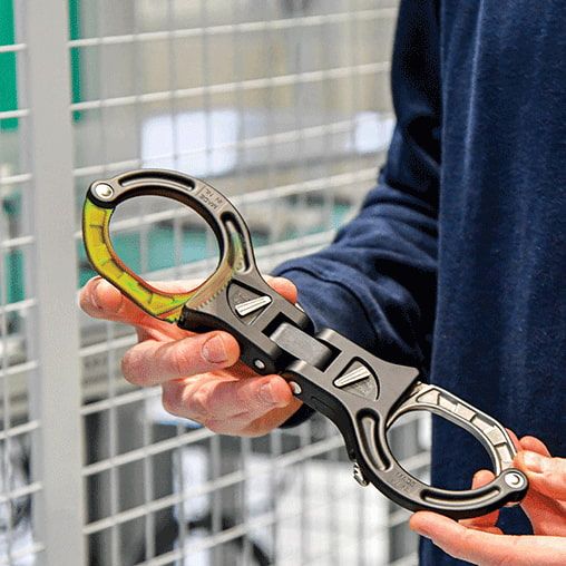 strength analysis handcuff using FEM