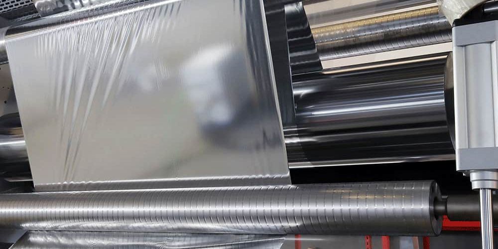 omgang met web van dunne folies