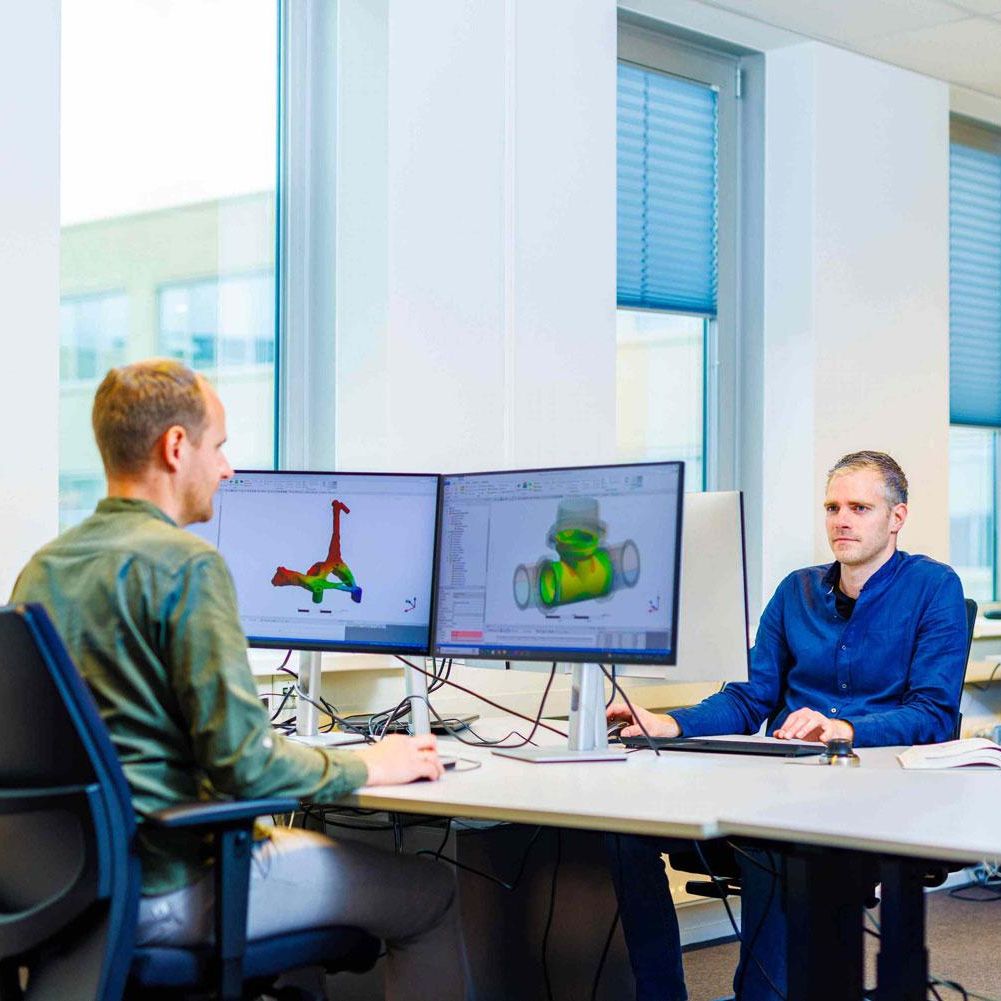 engineers working on FEM and CFD simulations